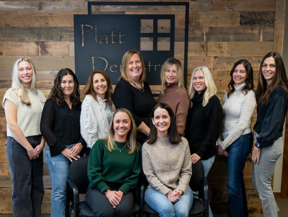group photo of platt dentistry | family dentist lakeville mn